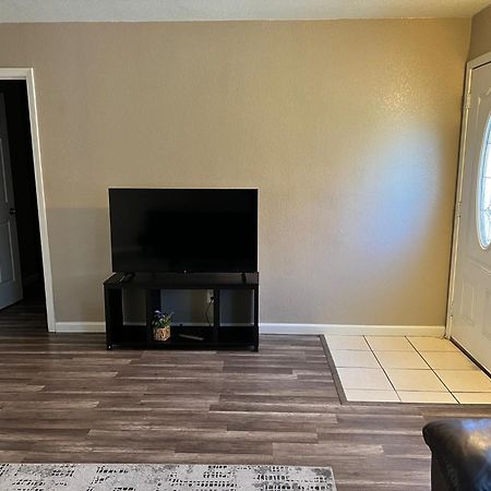 Quiet 1Bed,1Bath Condo With Free Parking Fresno Eksteriør billede