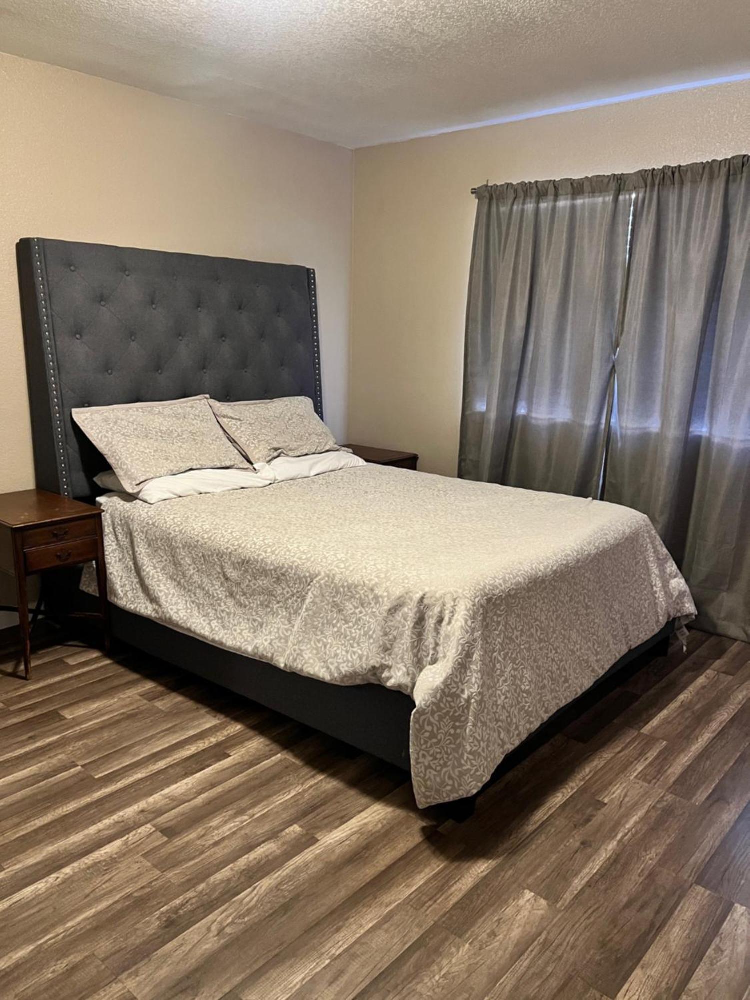Quiet 1Bed,1Bath Condo With Free Parking Fresno Eksteriør billede