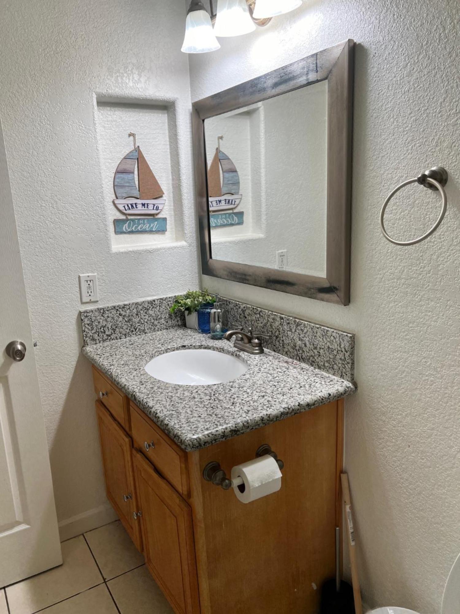 Quiet 1Bed,1Bath Condo With Free Parking Fresno Eksteriør billede