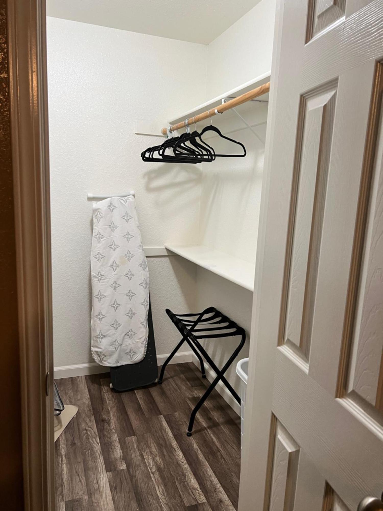 Quiet 1Bed,1Bath Condo With Free Parking Fresno Eksteriør billede